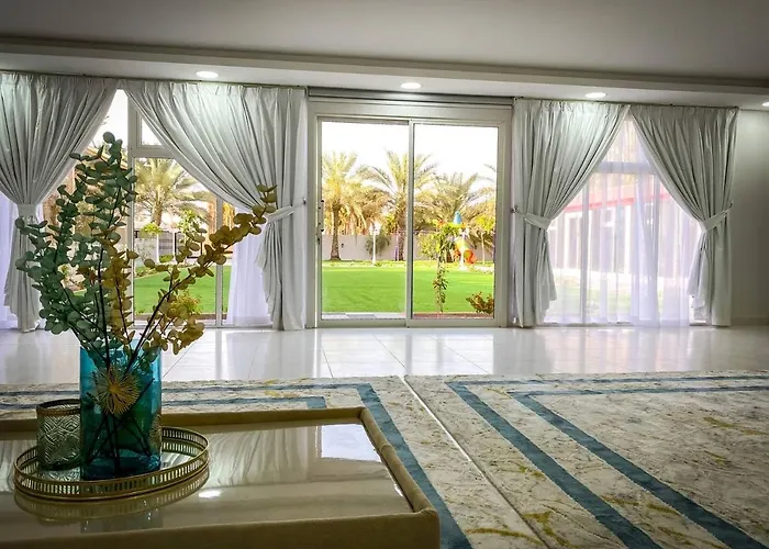 Palm Escape Farmhouse - By Seven Elements
